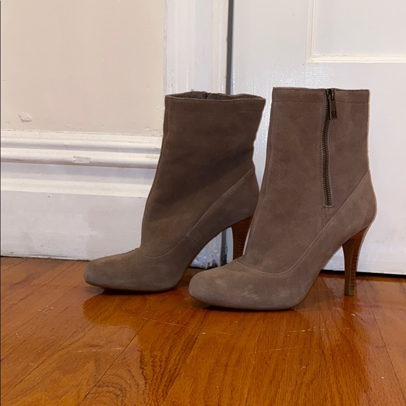 NWOB Coach tan leather booties, 7 - Picture 2 of 5